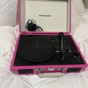 Crosley Pink Retro  record player works & in good condition with free gift